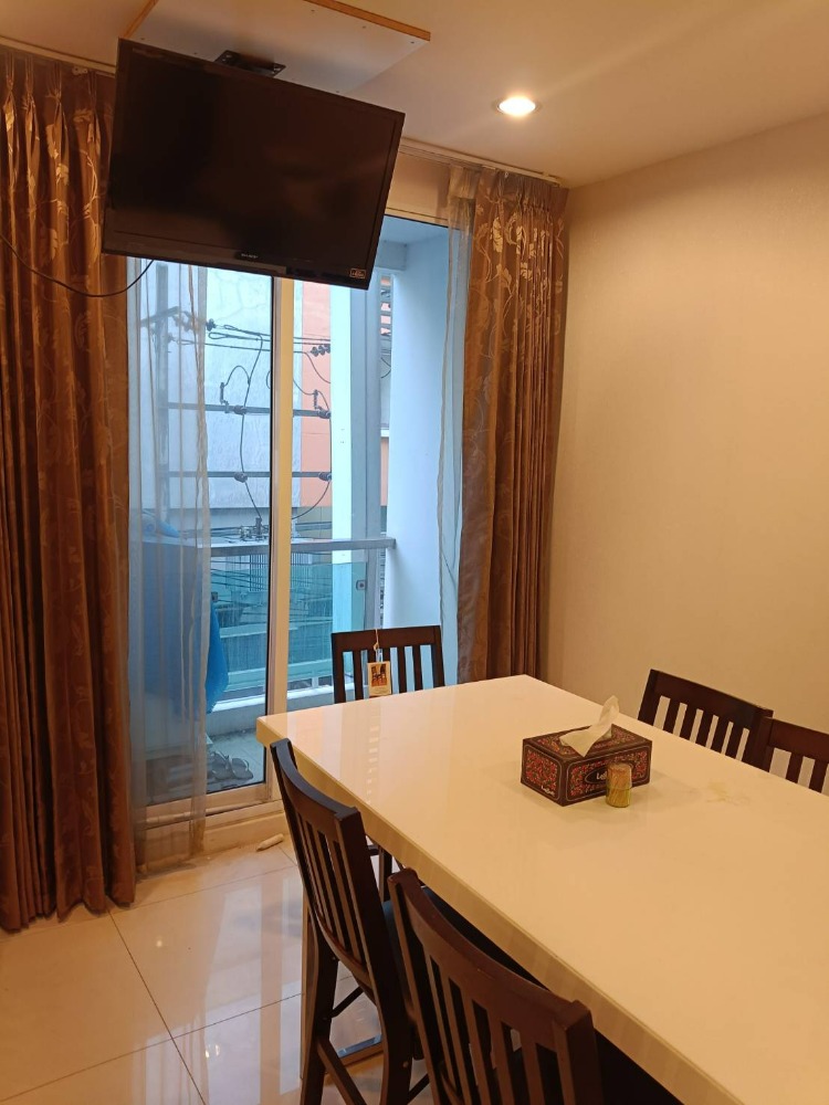 For SaleCondoSilom, Saladaeng, Bangrak : Condo in the heart of Sathorn “The Surawong by Chewathai“ 2 bedrooms, 2 bathrooms, near BTS Saladaeng station, 750 meters [Contact: 083-991-7770]