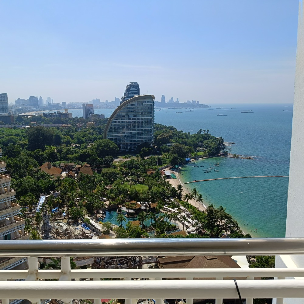 For SaleCondoPattaya, Bangsaen, Chonburi : Condo for sale by the sea, Saranchol Condominium, North Pattaya, 2 bedrooms, 3 bathrooms [Tel : 083-991-7770]]
