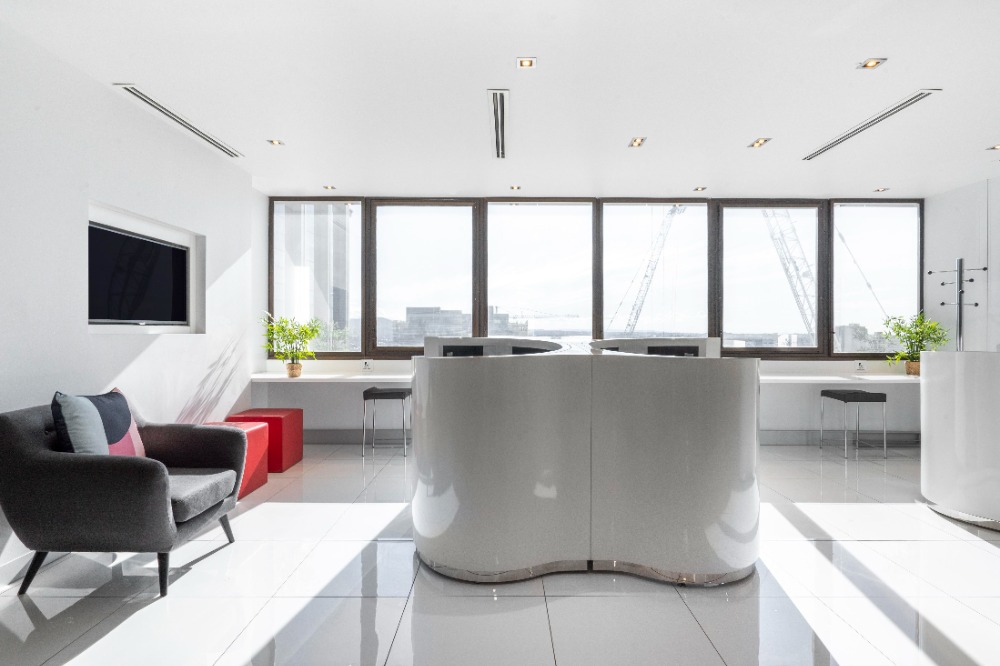 For RentSukhumvit, Asoke, Thonglor : Flexible coworking memberships in Regus Serm-Mit Tower