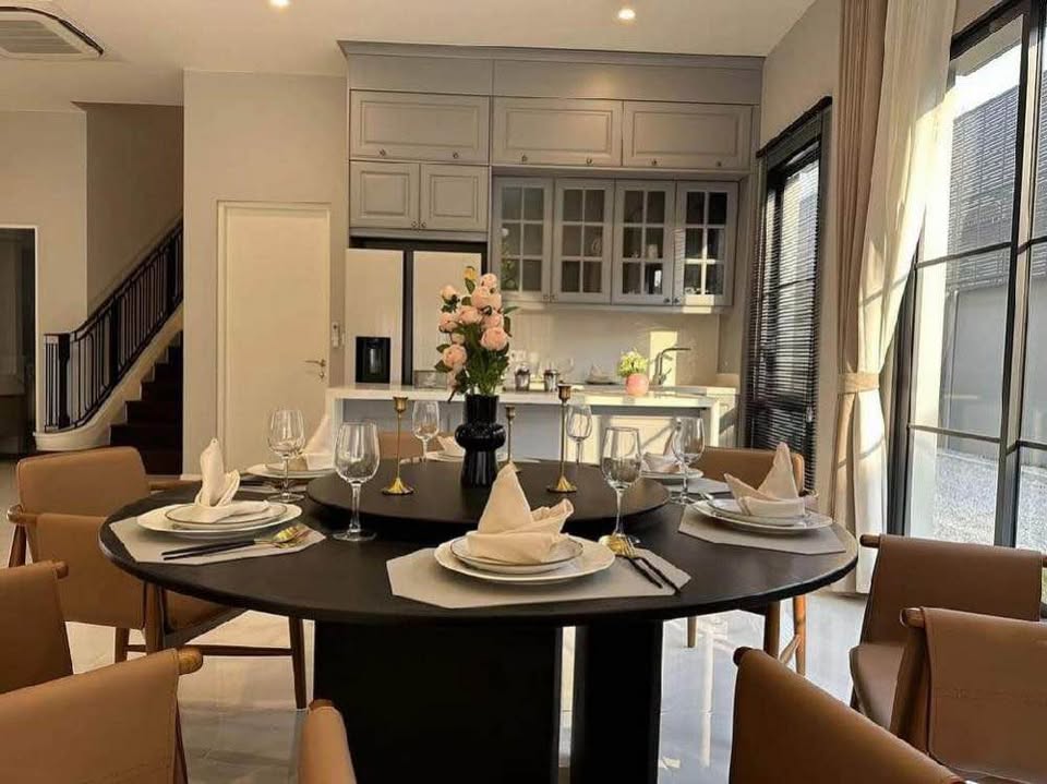 ให้เช่าบ้านพัฒนาการ ศรีนครินทร์ : นาราสิริ กรุงเทพกรีฑา บ้านเดี่ยวให้เช่า 4 ห้องนอน 495 ตรม Narasiri Krungthepkreetha ใกล้ โรงเรียนนานาชาติ ไบรท์ตัน คอลเลจ