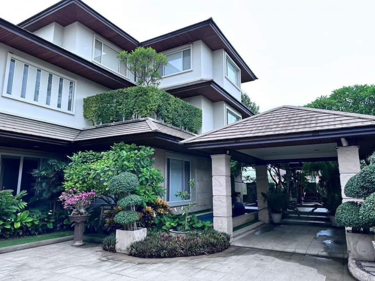 ขายบ้านเกษตรศาสตร์ รัชโยธิน : **Single Detached House for Sale: 3 Floors, 260 Sq. Wah Near Kasetsart University**