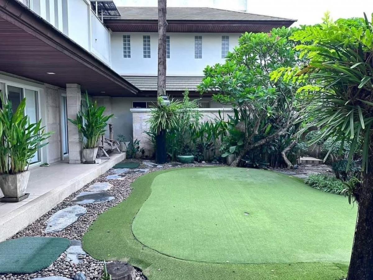 ขายบ้านเกษตรศาสตร์ รัชโยธิน : **Single Detached House for Sale: 3 Floors, 260 Sq. Wah Near Kasetsart University**