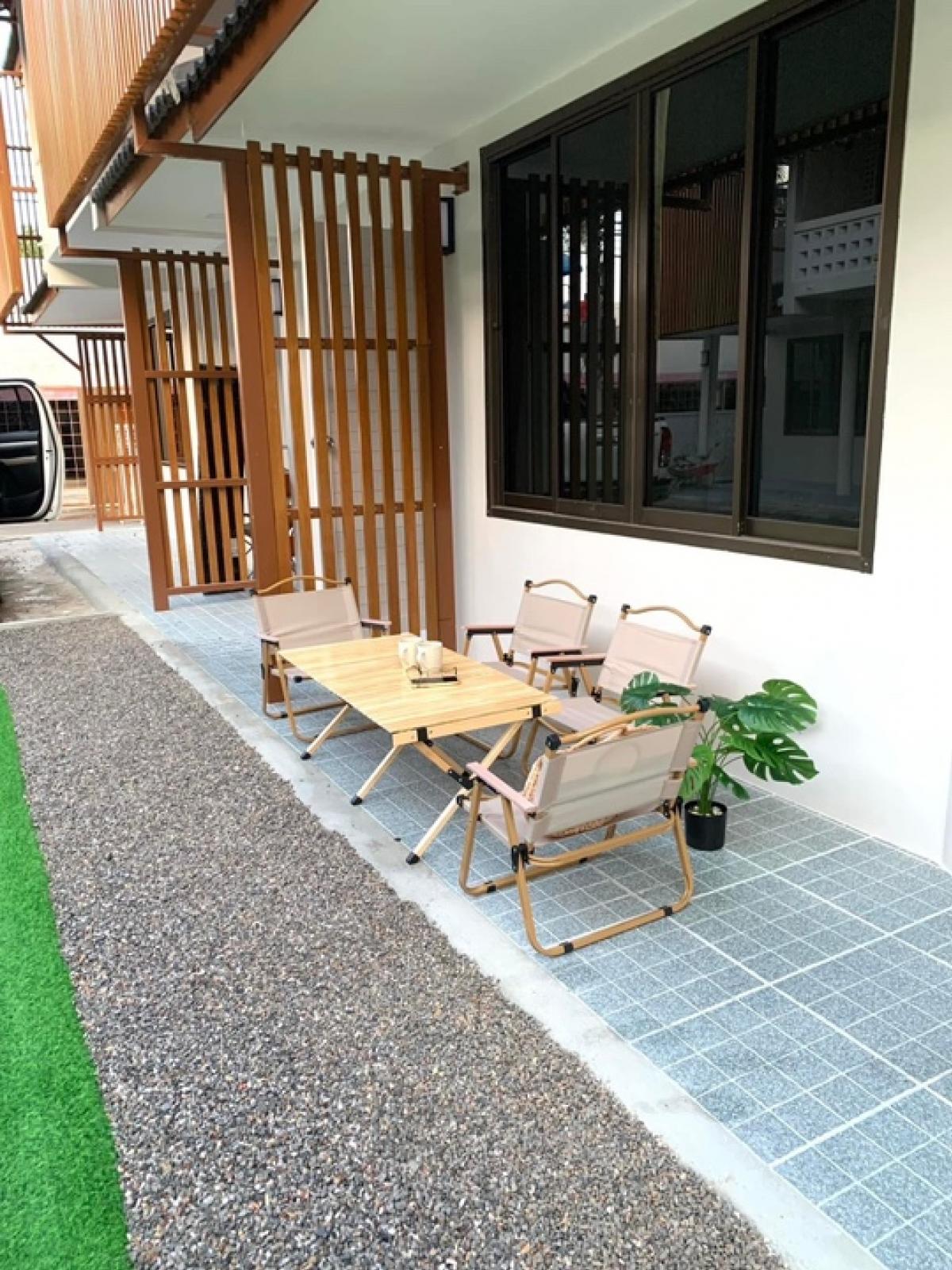 ขายบ้านชะอำ เพชรบุรี : 📢👇บ้านพักริมทะเลชะอำ 4 หลัง เดิน 50 เมตรถึงชายหาด ตกแต่ง Modern ดำเนินกิจการที่พักได้