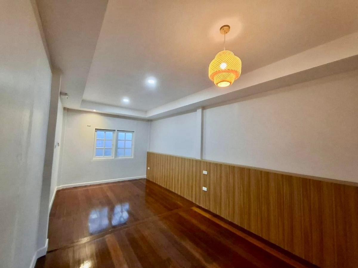 ขายบ้านชะอำ เพชรบุรี : 📢👇บ้านพักริมทะเลชะอำ 4 หลัง เดิน 50 เมตรถึงชายหาด ตกแต่ง Modern ดำเนินกิจการที่พักได้