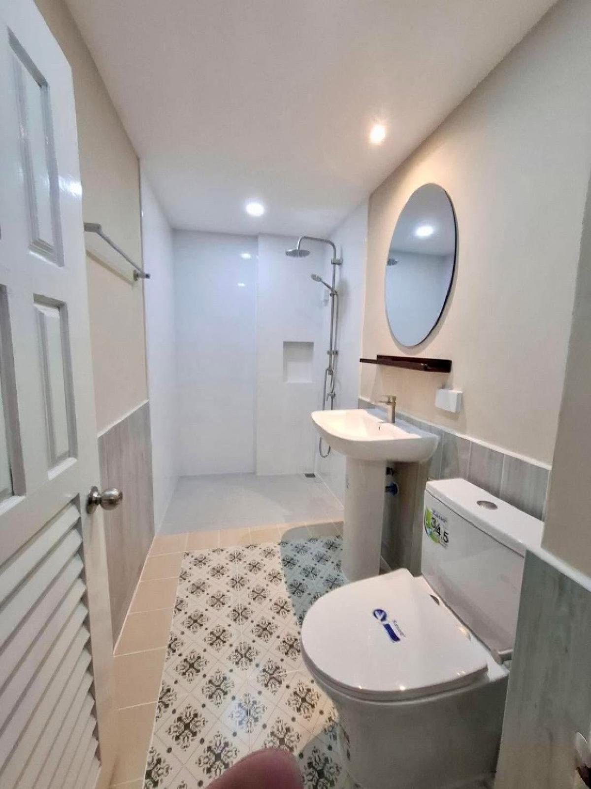 ขายบ้านชะอำ เพชรบุรี : 📢👇บ้านพักริมทะเลชะอำ 4 หลัง เดิน 50 เมตรถึงชายหาด ตกแต่ง Modern ดำเนินกิจการที่พักได้