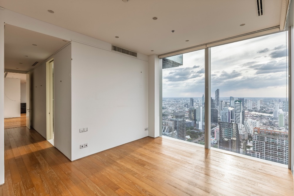 ให้เช่าคอนโดสาทร นราธิวาส : The Ritz-Carlton Residences Bangkok | ชั้น 52 | 244 ตร.ม. | 2 ห้องนอน + ห้องทำงาน | ระเบียงส่วนตัว