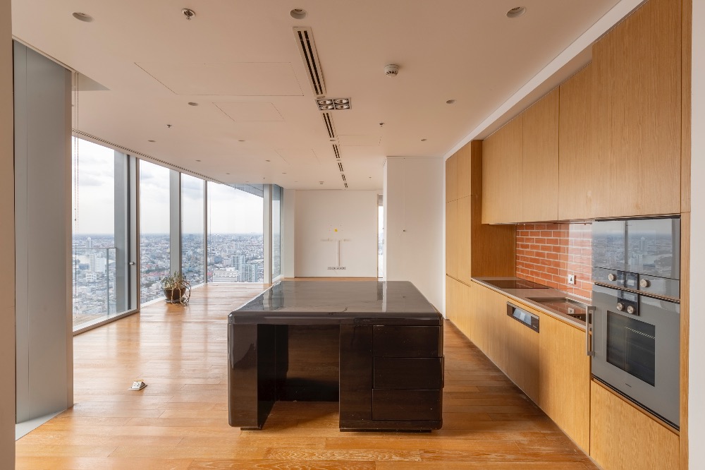 ให้เช่าคอนโดสาทร นราธิวาส : The Ritz-Carlton Residences Bangkok | ชั้น 52 | 244 ตร.ม. | 2 ห้องนอน + ห้องทำงาน | ระเบียงส่วนตัว