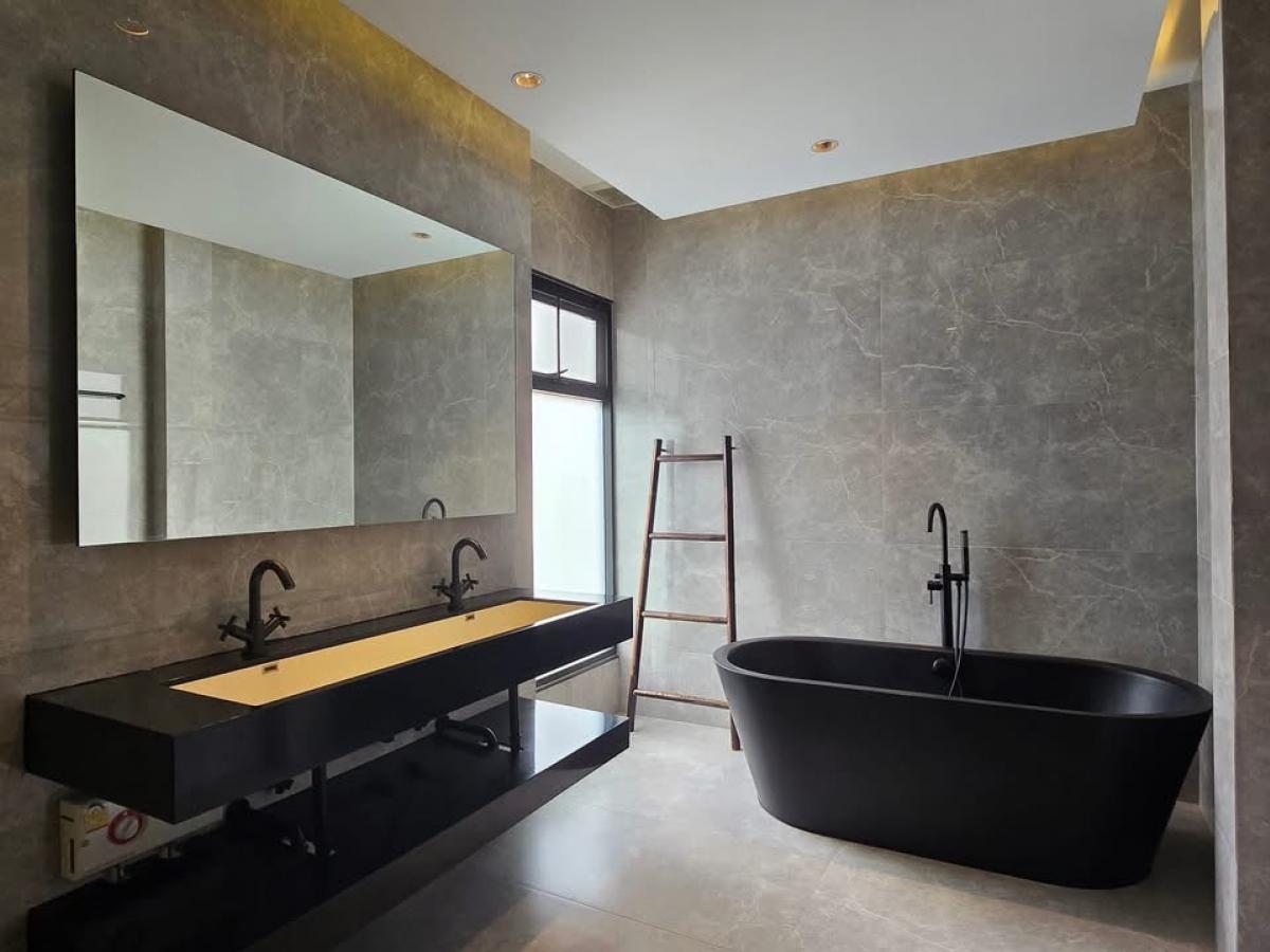 ขายบ้านพระราม 5 ราชพฤกษ์ บางกรวย : ขาย Bangkok Boulevard ราชพฤกษ์ พระราม 5 | 3 bed 3 bath | 285.5 Sq.w เพียง 12,900,000 MB ติดต่อ 086-795-9997( จิมมี่)