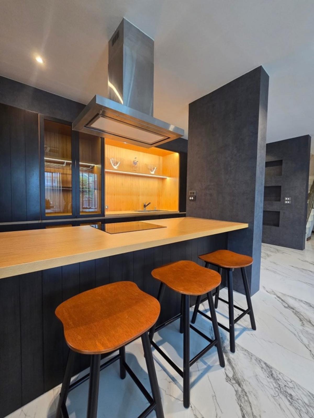 ขายบ้านพระราม 5 ราชพฤกษ์ บางกรวย : ขาย Bangkok Boulevard ราชพฤกษ์ พระราม 5 | 3 bed 3 bath | 285.5 Sq.w เพียง 12,900,000 MB ติดต่อ 086-795-9997( จิมมี่)