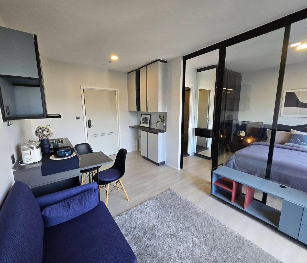 For RentCondoBang kae, Phetkasem : For rent: The Key MRT Phetkasem 48 / The Key MRT Phetkasem 48. For more information, add Line ID: @glorious1 (with @)