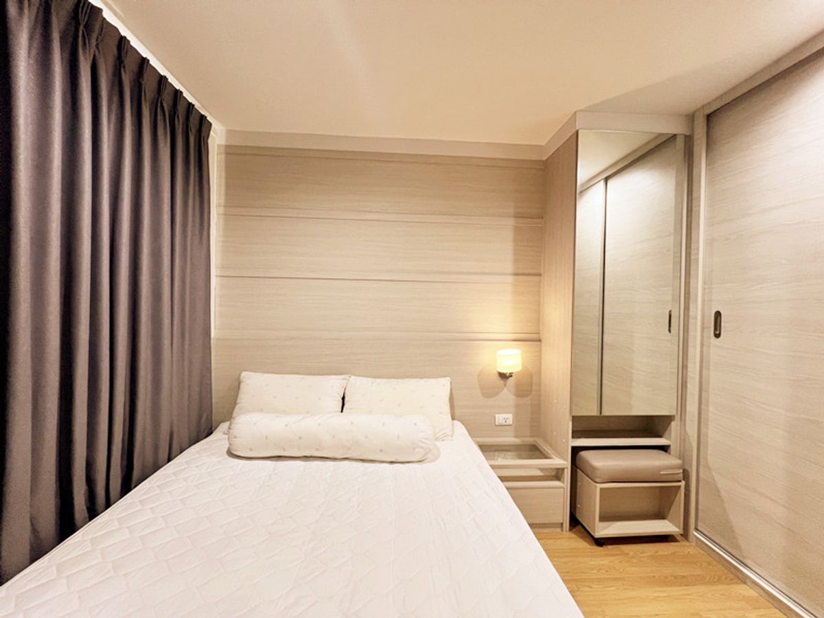 For RentCondoPattanakan, Srinakarin : For rent: Lumpini Place Srinakarin-Hua Mak Station, new room, cheap price!! All built-ins, near Airport Link Hua Mak, 33 sq m, fully furnished, ready to move in.