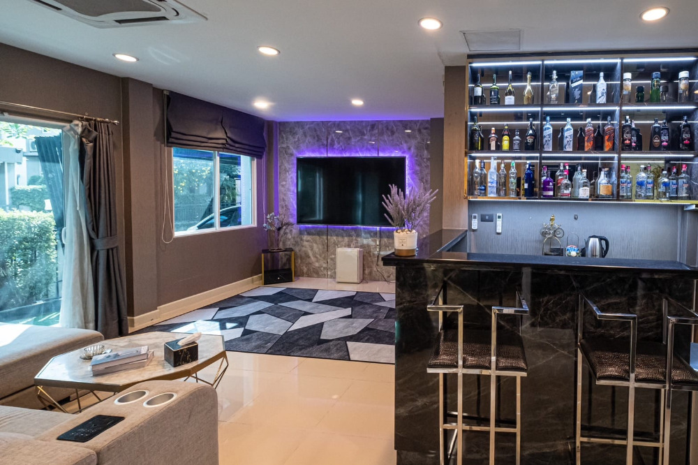 ขายบ้านลาดกระบัง สุวรรณภูมิ : ตกแต่งสวยพร้อมอยู่ ไลฟ์ บางกอก บูเลอวาร์ด วงแหวน–พระราม 9