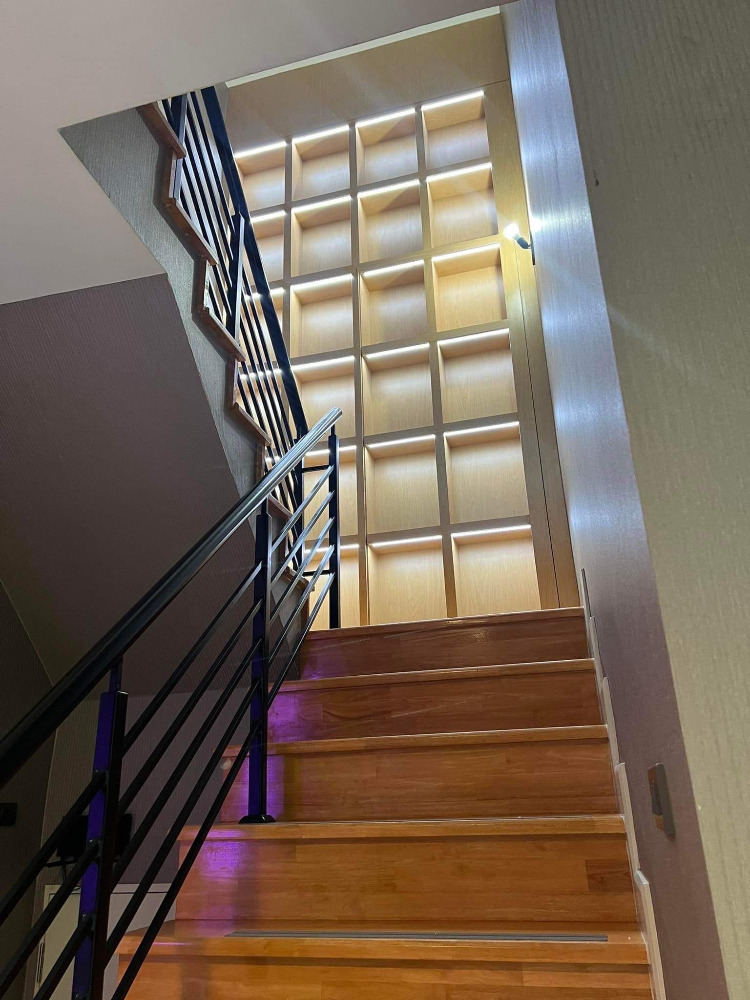 ขายบ้านลาดกระบัง สุวรรณภูมิ : ตกแต่งสวยพร้อมอยู่ ไลฟ์ บางกอก บูเลอวาร์ด วงแหวน–พระราม 9