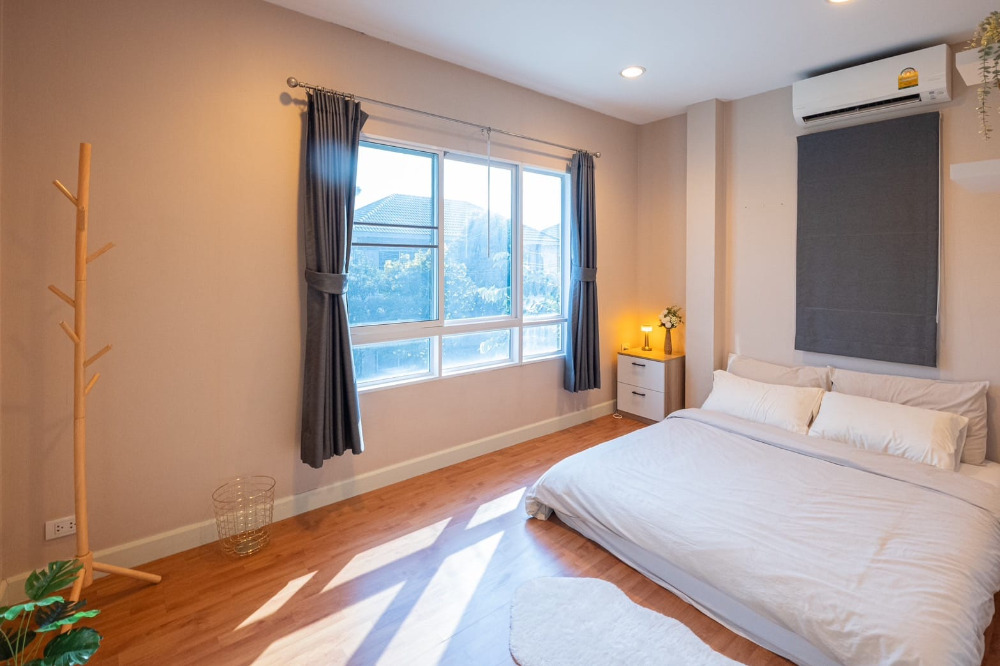 ขายบ้านลาดกระบัง สุวรรณภูมิ : ตกแต่งสวยพร้อมอยู่ ไลฟ์ บางกอก บูเลอวาร์ด วงแหวน–พระราม 9