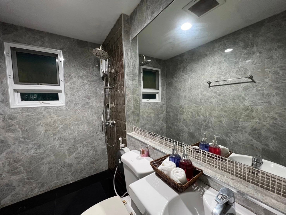 ขายบ้านลาดกระบัง สุวรรณภูมิ : ตกแต่งสวยพร้อมอยู่ ไลฟ์ บางกอก บูเลอวาร์ด วงแหวน–พระราม 9