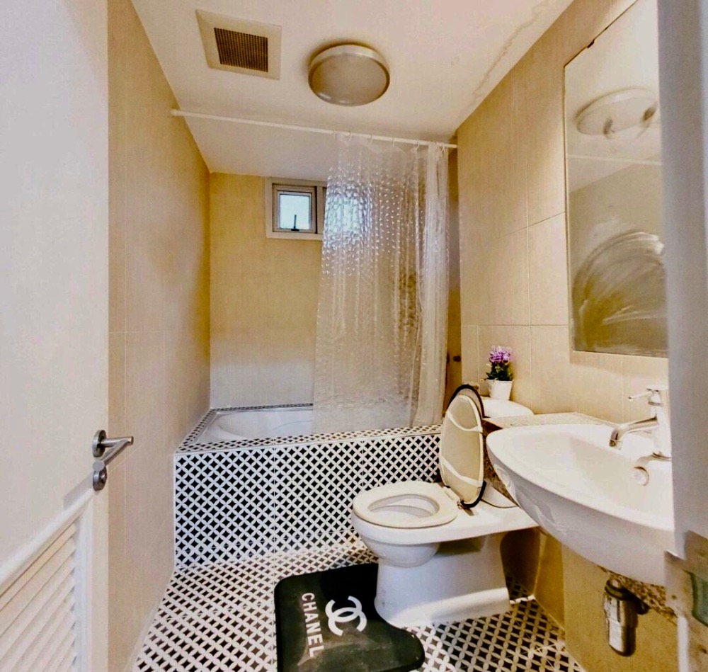 For RentCondoSukhumvit, Asoke, Thonglor : For Rent: The Clover Thonglor Spacious 2-Bedroom Condo in the Heart of Thonglor