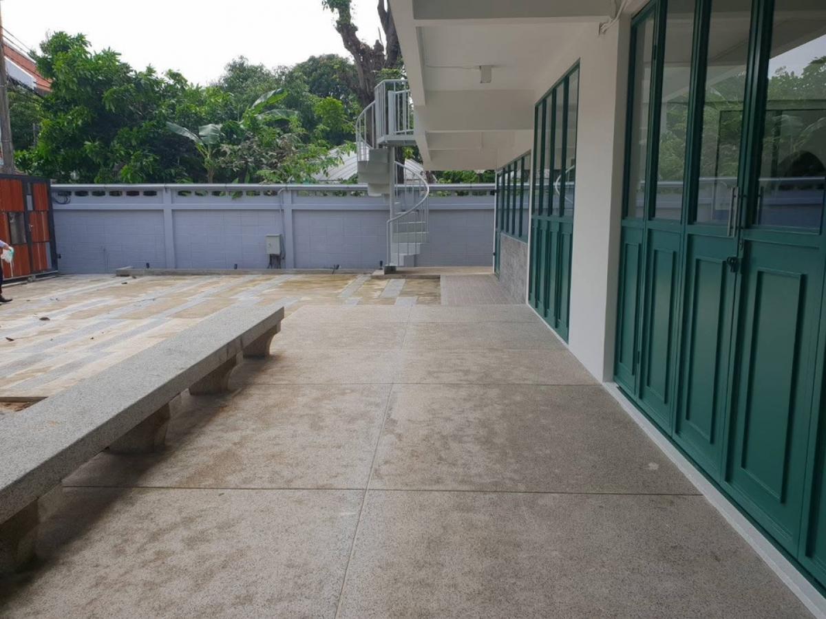 For SaleHome OfficeOnnut, Udomsuk : 📢👇Sell with tenants, contract until November 2026, monthly rent 90k, home office with bedroom, small meeting room, maid's room, multipurpose room, near BTS