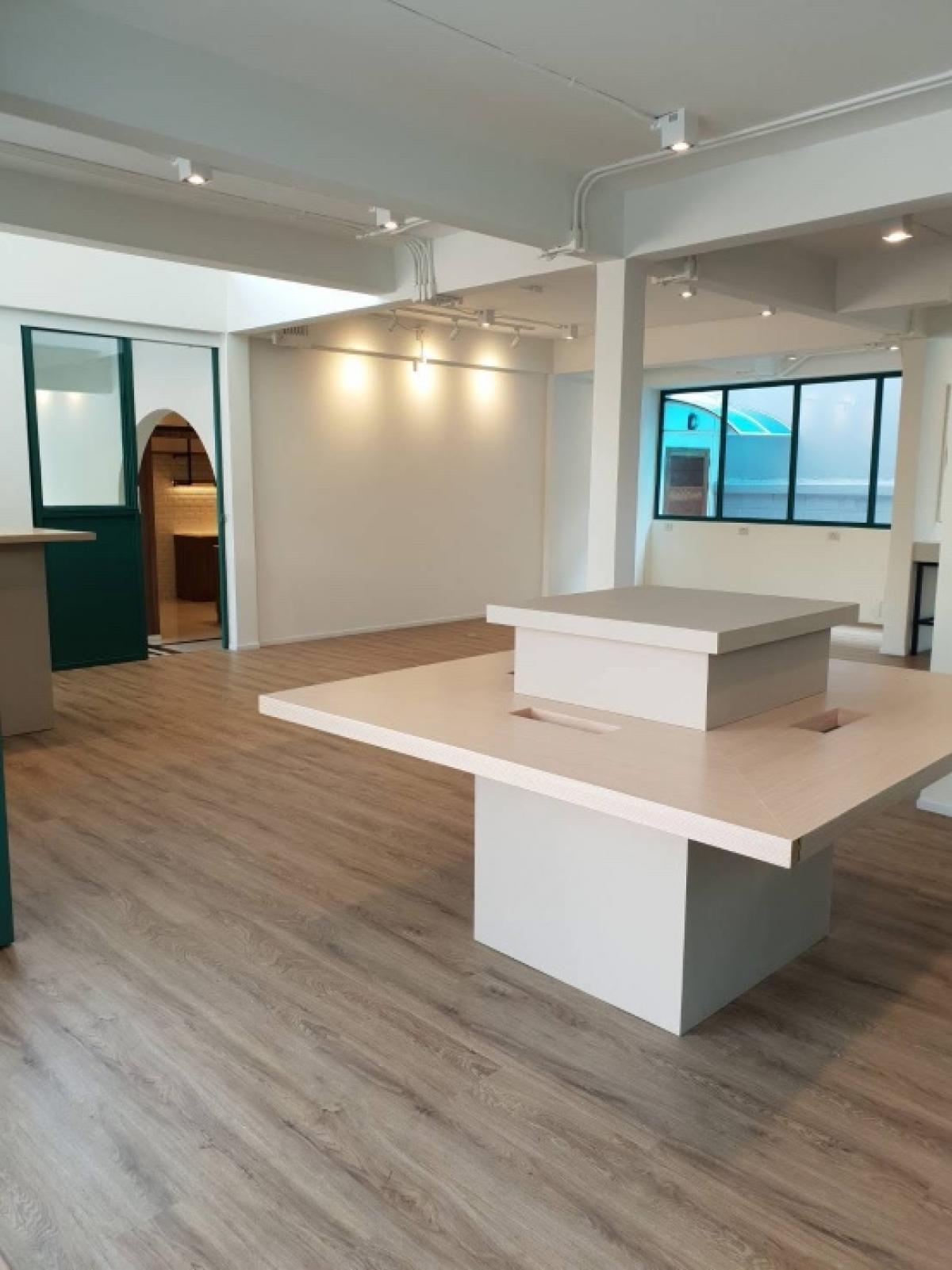 For SaleHome OfficeOnnut, Udomsuk : 📢👇Sell with tenants, contract until November 2026, monthly rent 90k, home office with bedroom, small meeting room, maid's room, multipurpose room, near BTS