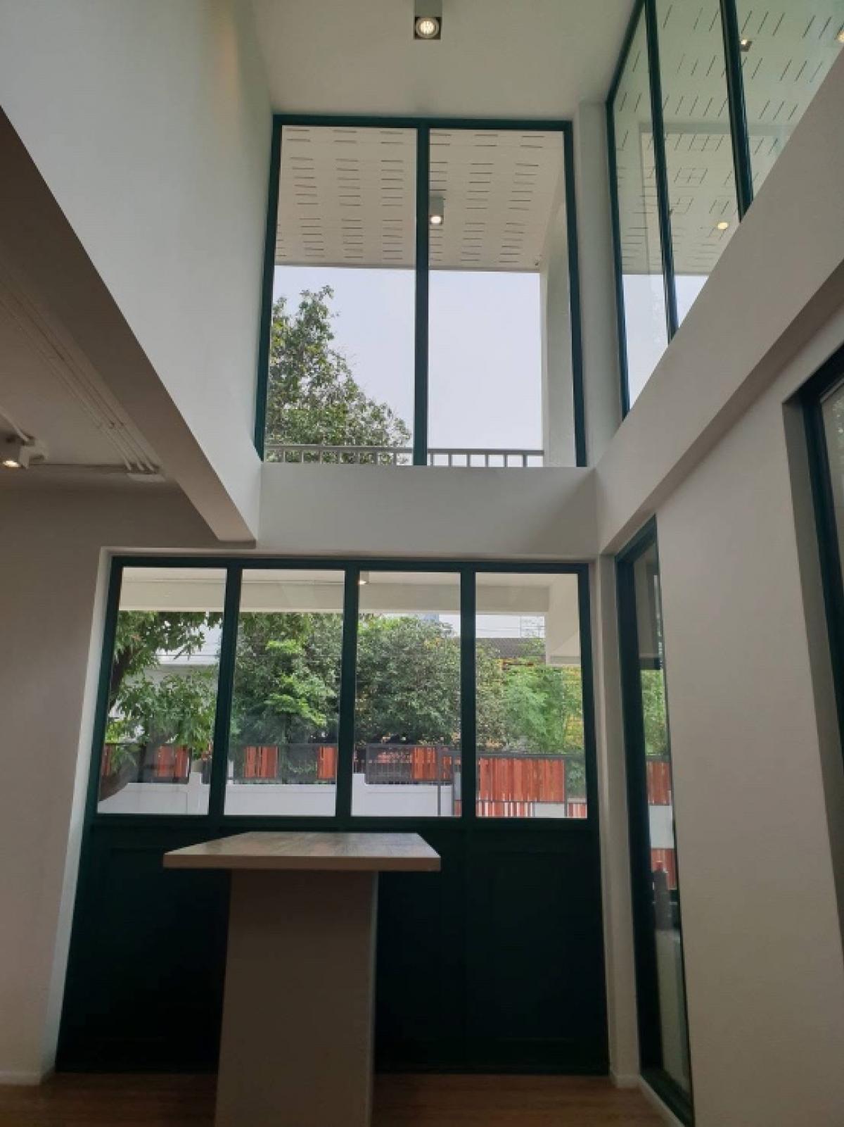 For SaleHome OfficeOnnut, Udomsuk : 📢👇Sell with tenants, contract until November 2026, monthly rent 90k, home office with bedroom, small meeting room, maid's room, multipurpose room, near BTS
