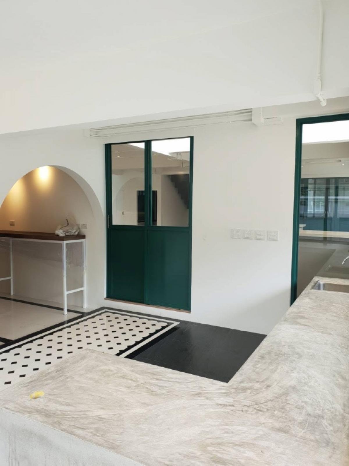 For SaleHome OfficeOnnut, Udomsuk : 📢👇Sell with tenants, contract until November 2026, monthly rent 90k, home office with bedroom, small meeting room, maid's room, multipurpose room, near BTS