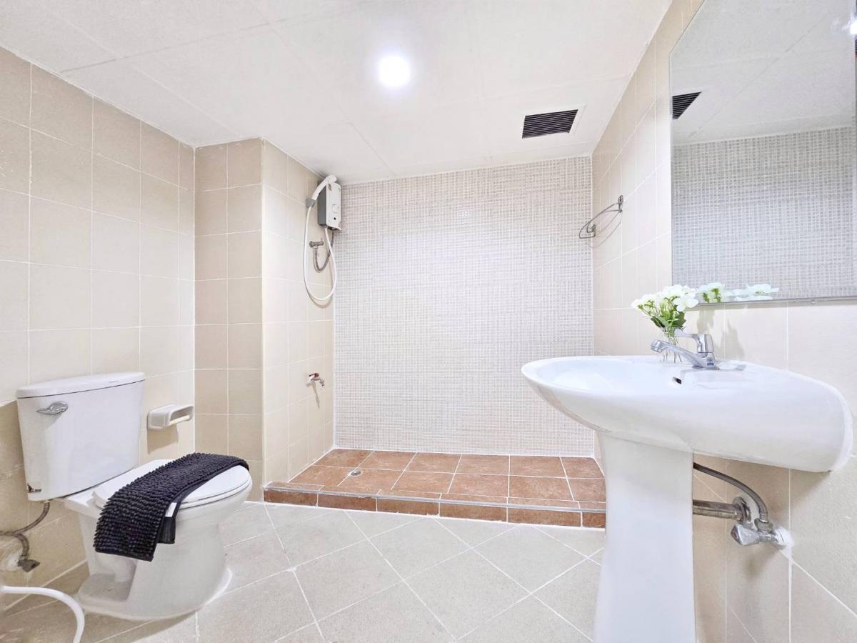 ขายคอนโดลาดพร้าว101 แฮปปี้แลนด์ : อยากได้คอนโดห้องมุม วิวสระว่ายน้ำ ผ่อนถูกกว่าเช่า? ต้องนี่เลย! ✨️ซิตี้ วิลล่า (City Villa)✨️