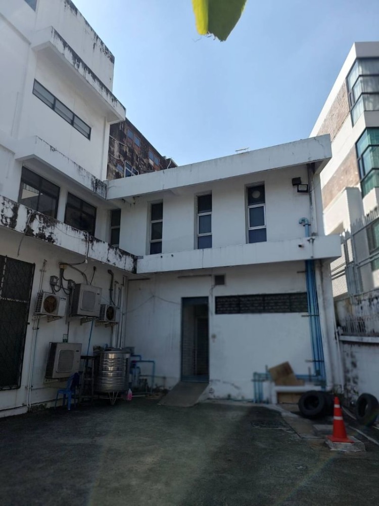 ให้เช่าอาคารพาณิชย์คลองเตย กล้วยน้ำไท : ให้เช่า อาคาร 3 ชั้น ถ.พระราม4 แขวงพระโขนง เขตคลองเตย เลขที่ 3741