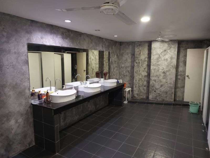 ให้เช่าอาคารพาณิชย์คลองเตย กล้วยน้ำไท : ให้เช่า อาคาร 3 ชั้น ถ.พระราม4 แขวงพระโขนง เขตคลองเตย เลขที่ 3741