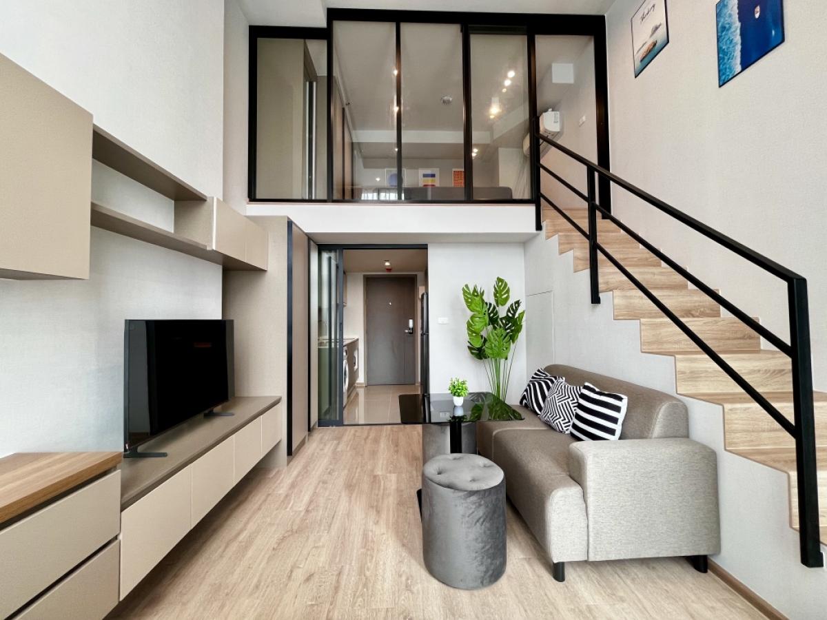 For RentCondoRama9, Petchburi, RCA : For rent ... Ideo Rama 9-Asok, hybrid studio room (2 floors), separate bedroom, built-in work desk, rent 32,000 baht/month