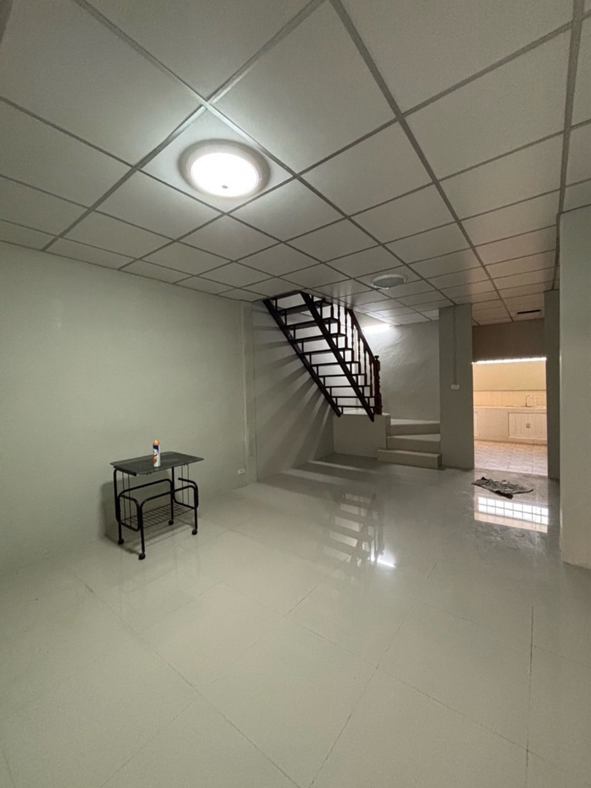 ให้เช่าทาวน์โฮมปทุมธานี รังสิต ธรรมศาสตร์ : ✅ว่างพร้อมอยู่✅หมู่บ้านเลิศอุบล ลำลูกกา คลอง6 📍[ซอยไปรษณีย์ลำลูกกา] 
ทาวน์เฮ้าท์ 2 ชั้น 
🛏️3 ห้องนอน 🚽 2 ห้องน้ำ ขนาด 16 ตรว.
ค่าเช่า 8,500/เดือน 
🖌️สัญญา 1 ปี ล่วงหน้า 1 เดือนประกันความเสียหาย 2 เดือน [ไม่รับเอเจ้นท์]
Line : kornkamolnwz | 0982599352