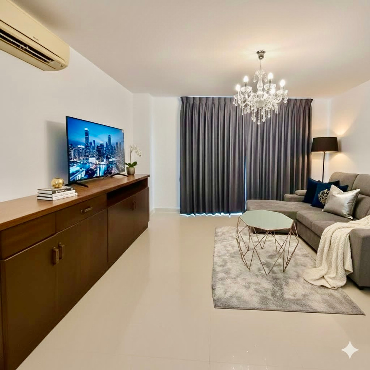 For RentCondoSukhumvit, Asoke, Thonglor : For Rent: The Clover Thonglor Spacious 2-Bedroom Condo in the Heart of Thonglor
