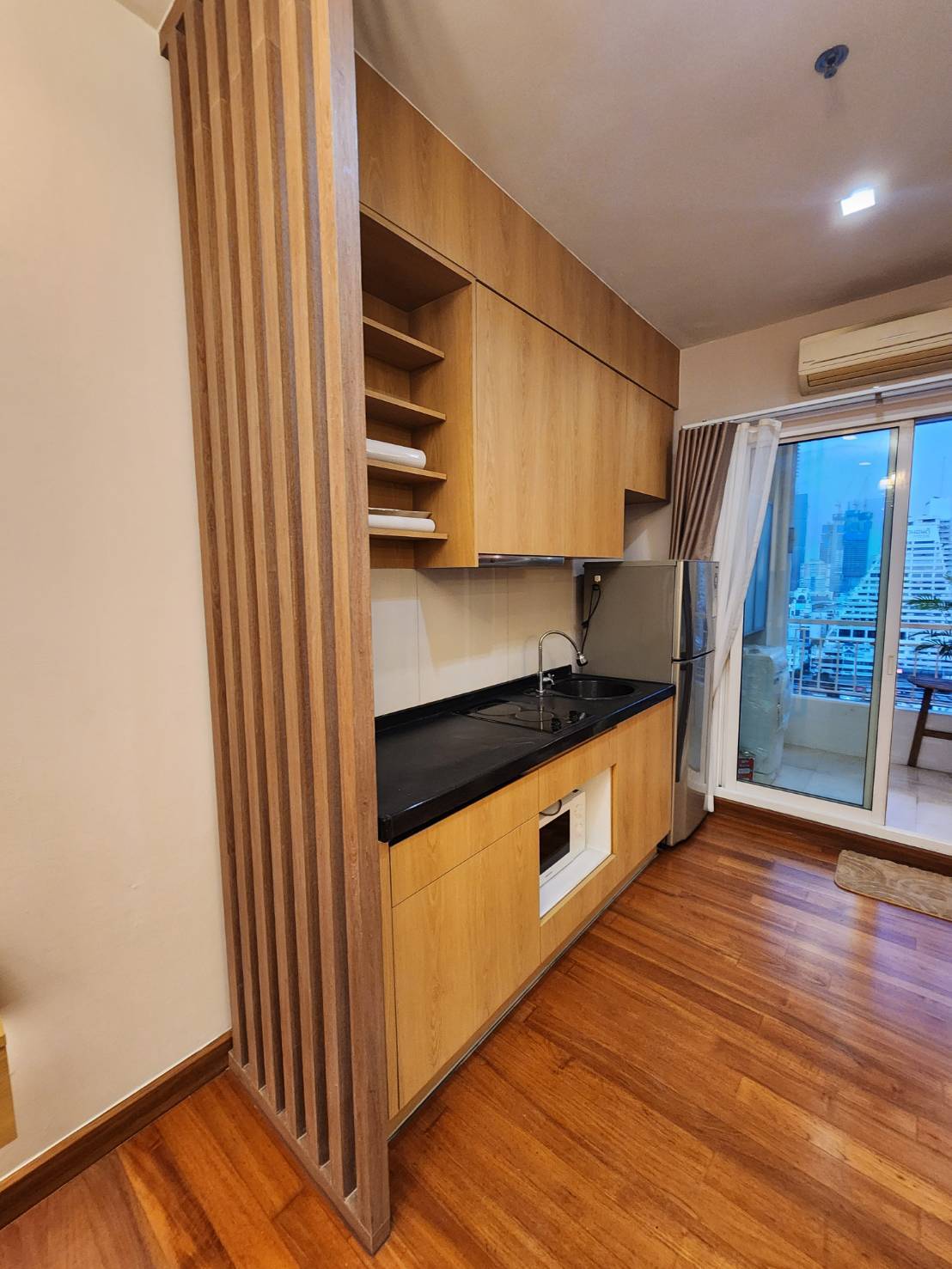 ให้เช่าคอนโดสาทร นราธิวาส : Ivy Sathorn 10, 1 bed, 22000 per month