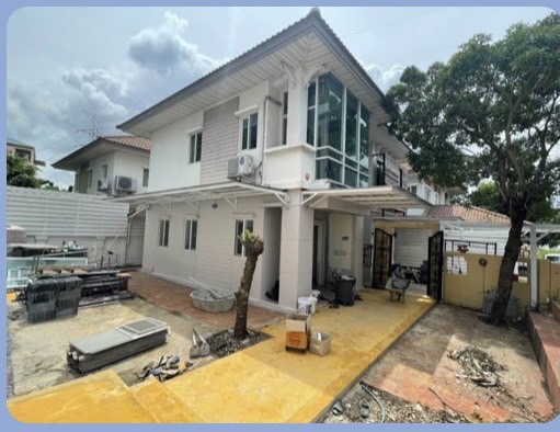 For SaleHousePathum Thani,Rangsit, Thammasat : For sale: 2-storey detached house with 64 sq m of land, price 2.90 million baht, location Khlong 3, next to community, opposite PTT gas station.