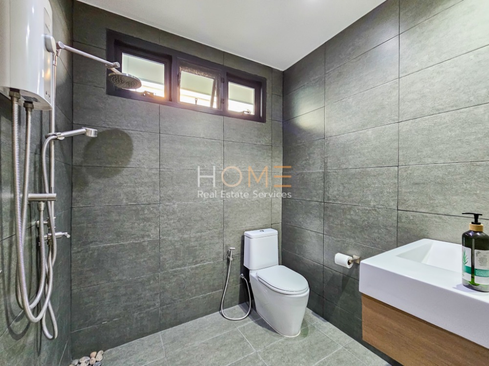 For SaleHouseNawamin, Ramindra : Detached House Ramintra Km.4 / 5 Bedrooms (FOR SALE) TAN543