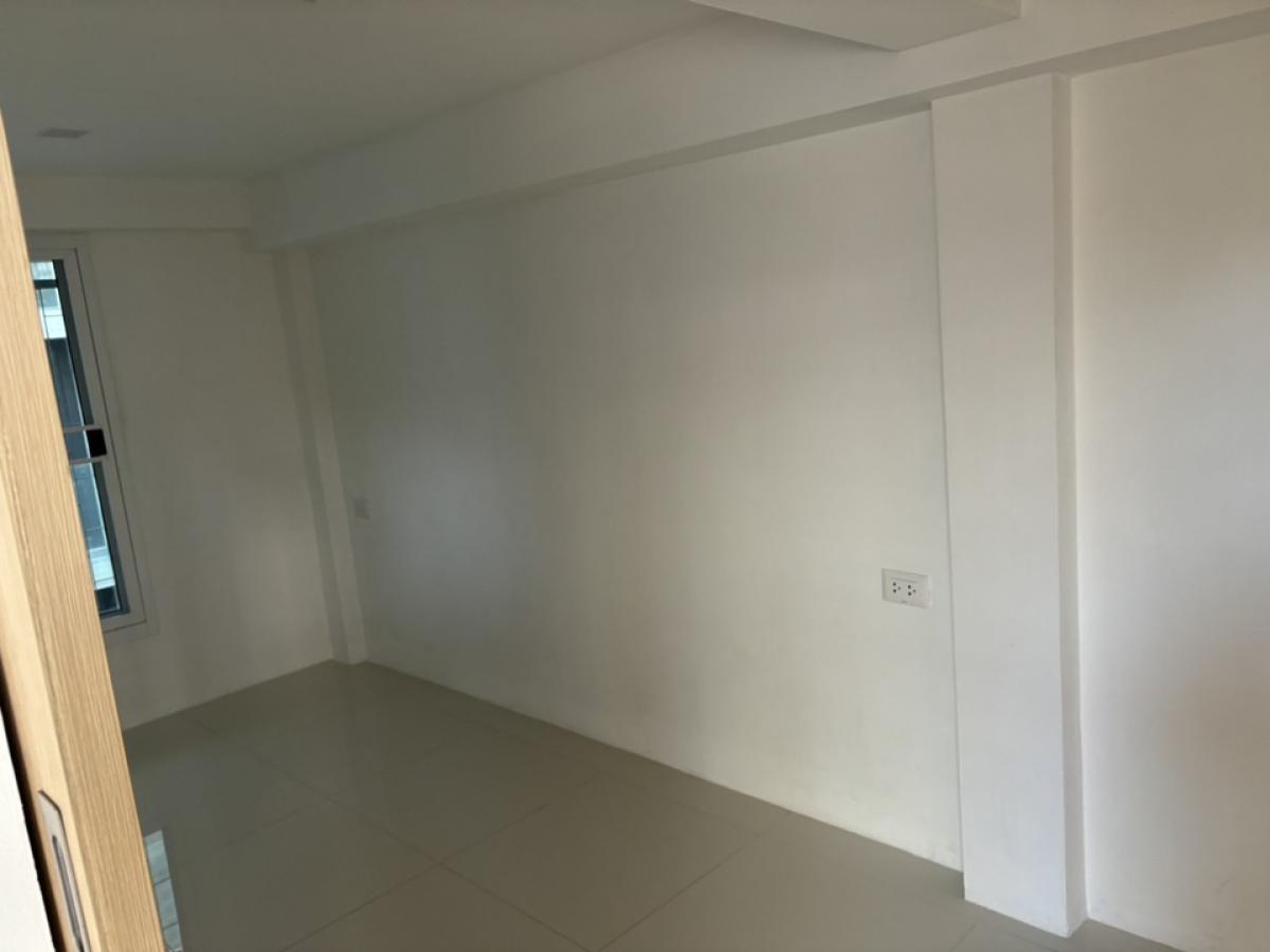 ให้เช่าทาวน์โฮมนานา : 📢👇Newly renovated 3 story townhouse for rent