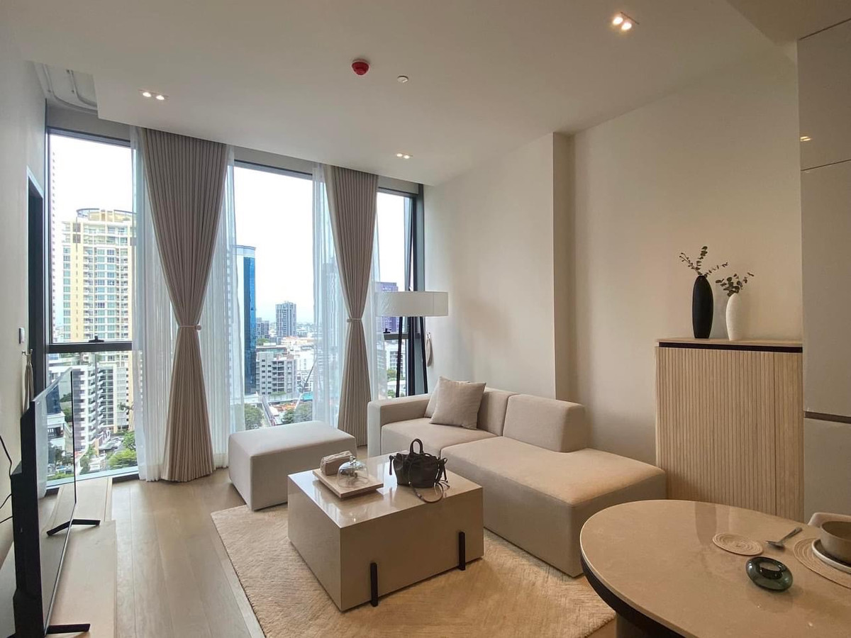 For RentCondoSukhumvit, Asoke, Thonglor : ✨For rent: The Strand Thonglor — 1-bedroom unit, fully furnished, beautifully decorated, and close to BTS Thonglor.