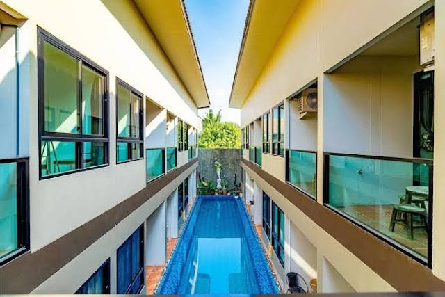 For SaleHotel&Apartment BusinessPattanakan, Srinakarin : The cheapest in this area. Selling a hotel and accommodation business, area of ​​971 sq.w. (2 rai 1 ngan 71 sq.w.) Rama 9 Soi 53, 55, 57/1, plus 2 houses and staff houses. The back is next to a natural canal (Khlong Kacha). The atmosphere is good, like be