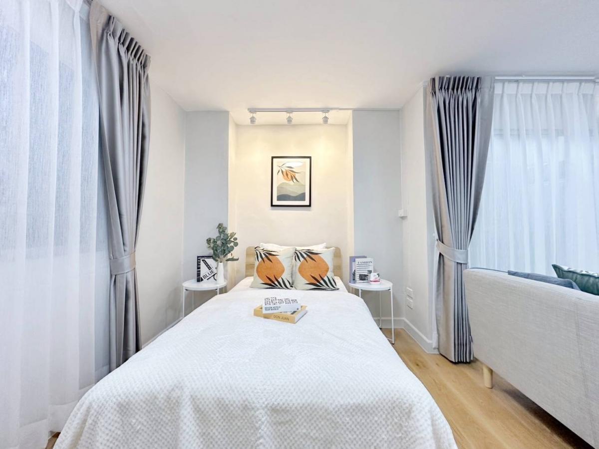 ขายคอนโดเสรีไทย-นิด้า : 📍 ทำเลปัง ใกล้เดอะมอลล์ บางกะปิ ช้อปปิ้งง่ายๆ แค่เดินออกมาไม่กี่นาทีก็ถึงห้าง จะกินข้าว ช้อปของใช้ หรือจะพักผ่อนในวันหยุด ก็ครบจบในที่เดียว!🌳อัสสกาญจน์เพลส🌳