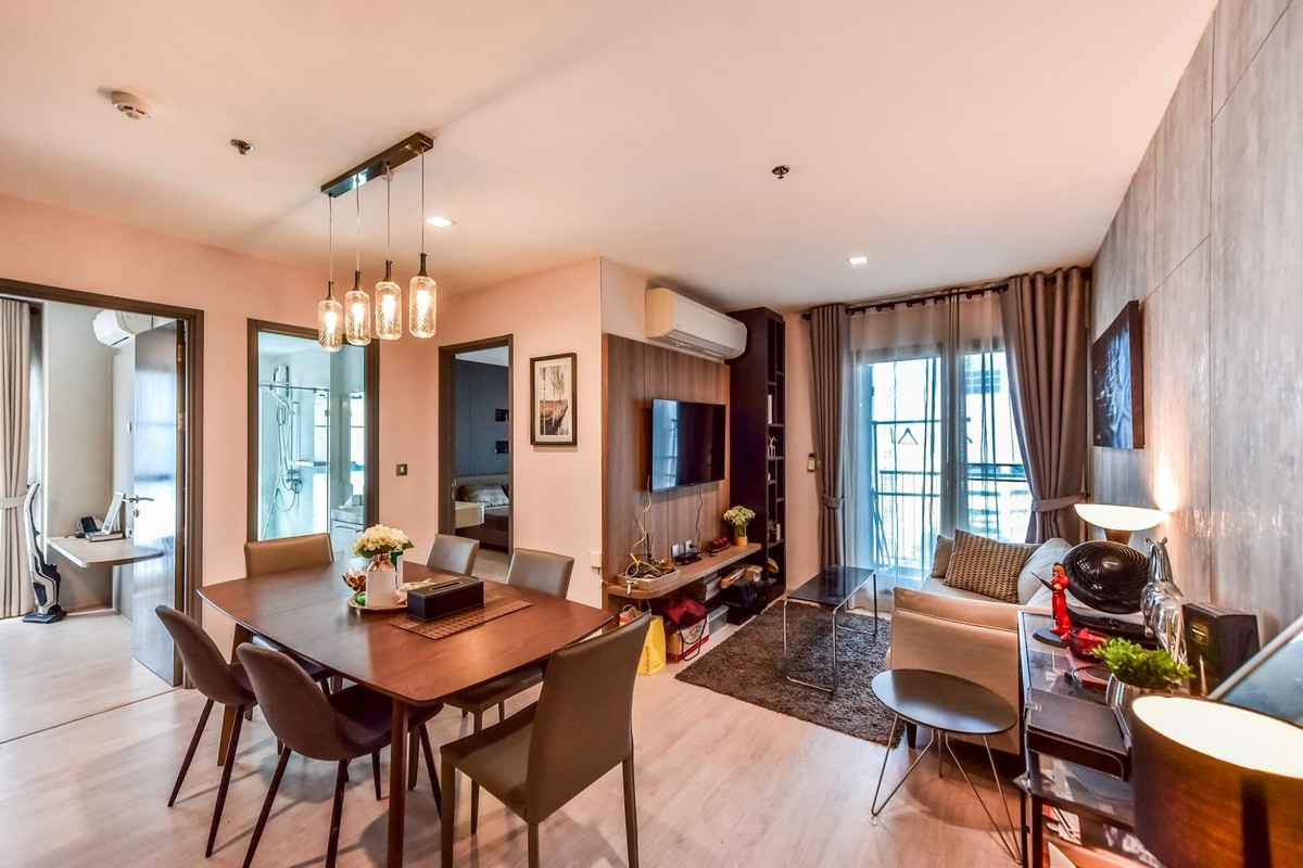 ให้เช่าคอนโดราชเทวี พญาไท : Rhythm Rangnam — 2 Bed ฟังก์ชันครบ ห้องสวย สเปกพรีเมียมใจกลางรางน้ำ ห้องกว้าง 2 ห้องนอน 2 ห้องน้ำ อยู่สบาย พร้อมส่วนกลางลอยฟ้าสุดอลังการ