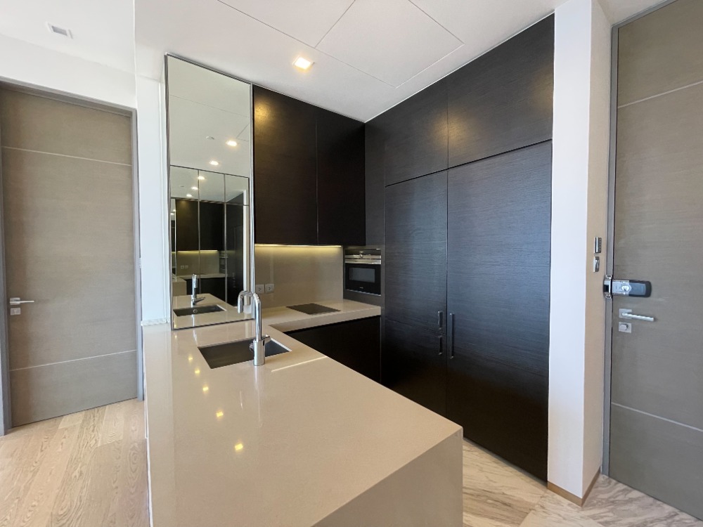 ขายคอนโดสีลม ศาลาแดง บางรัก : Saladaeng One【𝐒𝐄𝐋𝐋】🔥สัมผัสความเรียบหรูในทุกมุมมอง คอนโดใจกลางเมืองที่เป็นมากกว่าที่พักอาศัย พร้อมเข้าอยู่🔥 ติดต่อไลน์ไอดี: @hacondo