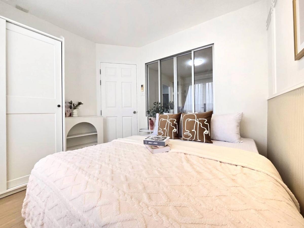 For SaleCondoNawamin, Ramindra : 📍Want a condo in a prime location, next to Central Ramintra, and also walk to MRT Ramintra 3? This is it! 👉 Lumpini Condo Town Ramintra-Lak Si (Lumpini Condo Town Ramintra-Lak Si)🌳🌳