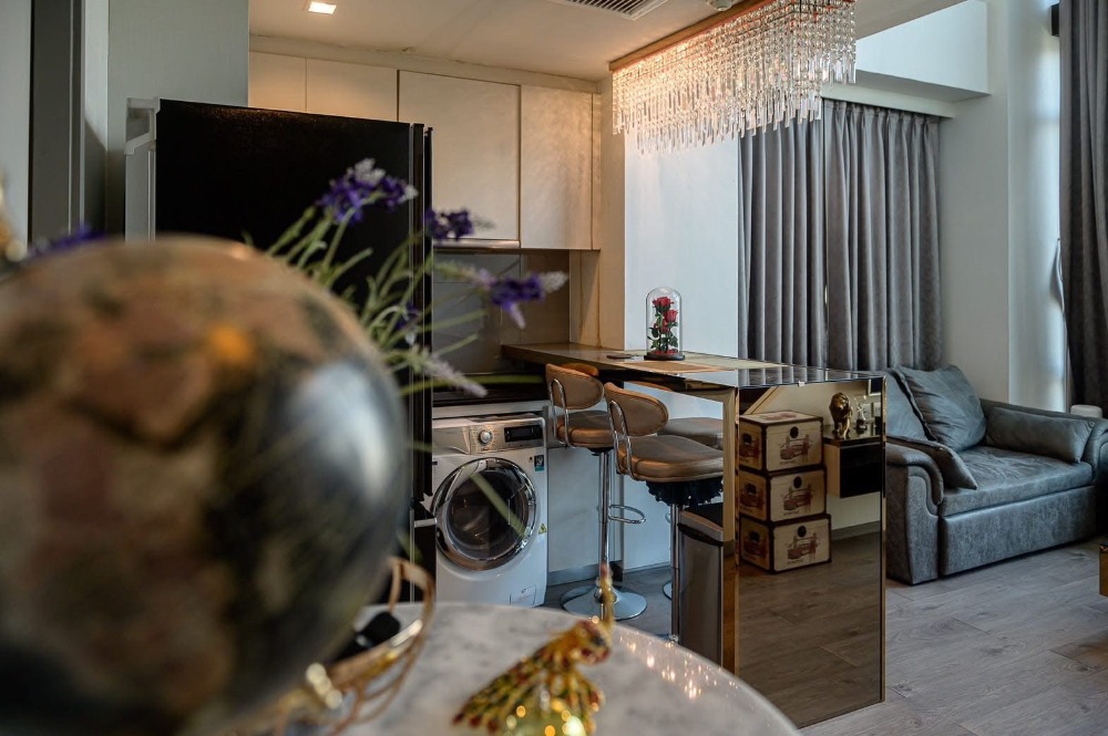 ให้เช่าคอนโดลาดพร้าว เซ็นทรัลลาดพร้าว : ● Prime Location ● Duplex type ชั้น 05++ | 83.76 ตร.ม. 2 ห้องนอน | ติด MRT ลาดพร้าว ใกล้ เซ็นทรัล ลาดพร้าว 4 นาที, Union Mall 6 นาที, สวนวชิรเบญจทัศ (สวนรถไฟ) 6 นาที