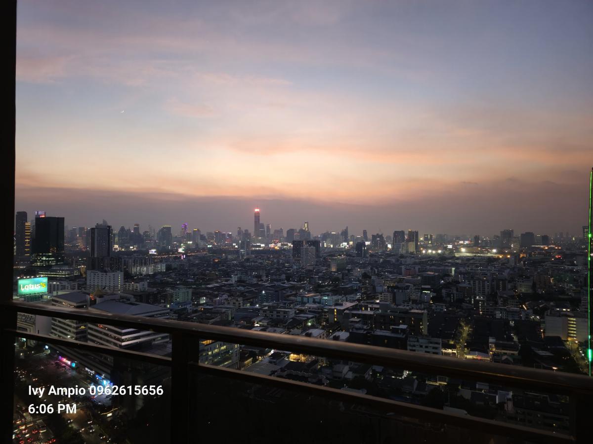 For RentCondoRatchadapisek, Huaikwang, Suttisan : Ivy Ampio Condo f or RENT ให้เช่า ** @50,000บาท/month Call 096-2615656 ห้องกว้างมาก 78 ตรม. 2 นอน 2 น้ำ เฟอร์ครบ พร้อมอยู่ Location : Huaikwang -Ratchada - Rama9 Rental Price : 59,000 Baht/Month Condominium near MRT : Thai culture Station Condo