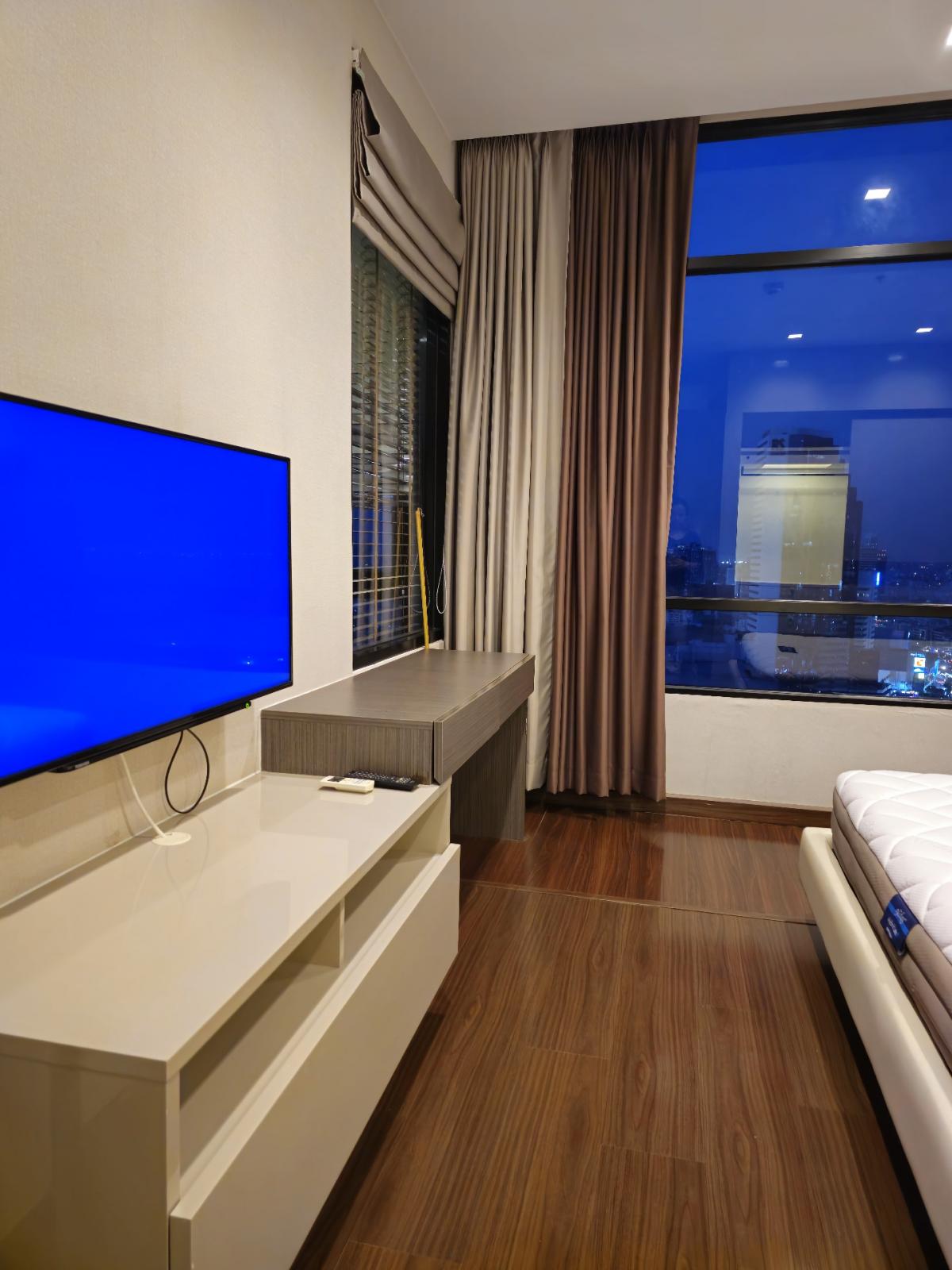 For RentCondoRatchadapisek, Huaikwang, Suttisan : Ivy Ampio Condo f or RENT ให้เช่า ** @50,000บาท/month Call 096-2615656 ห้องกว้างมาก 78 ตรม. 2 นอน 2 น้ำ เฟอร์ครบ พร้อมอยู่ Location : Huaikwang -Ratchada - Rama9 Rental Price : 59,000 Baht/Month Condominium near MRT : Thai culture Station Condo