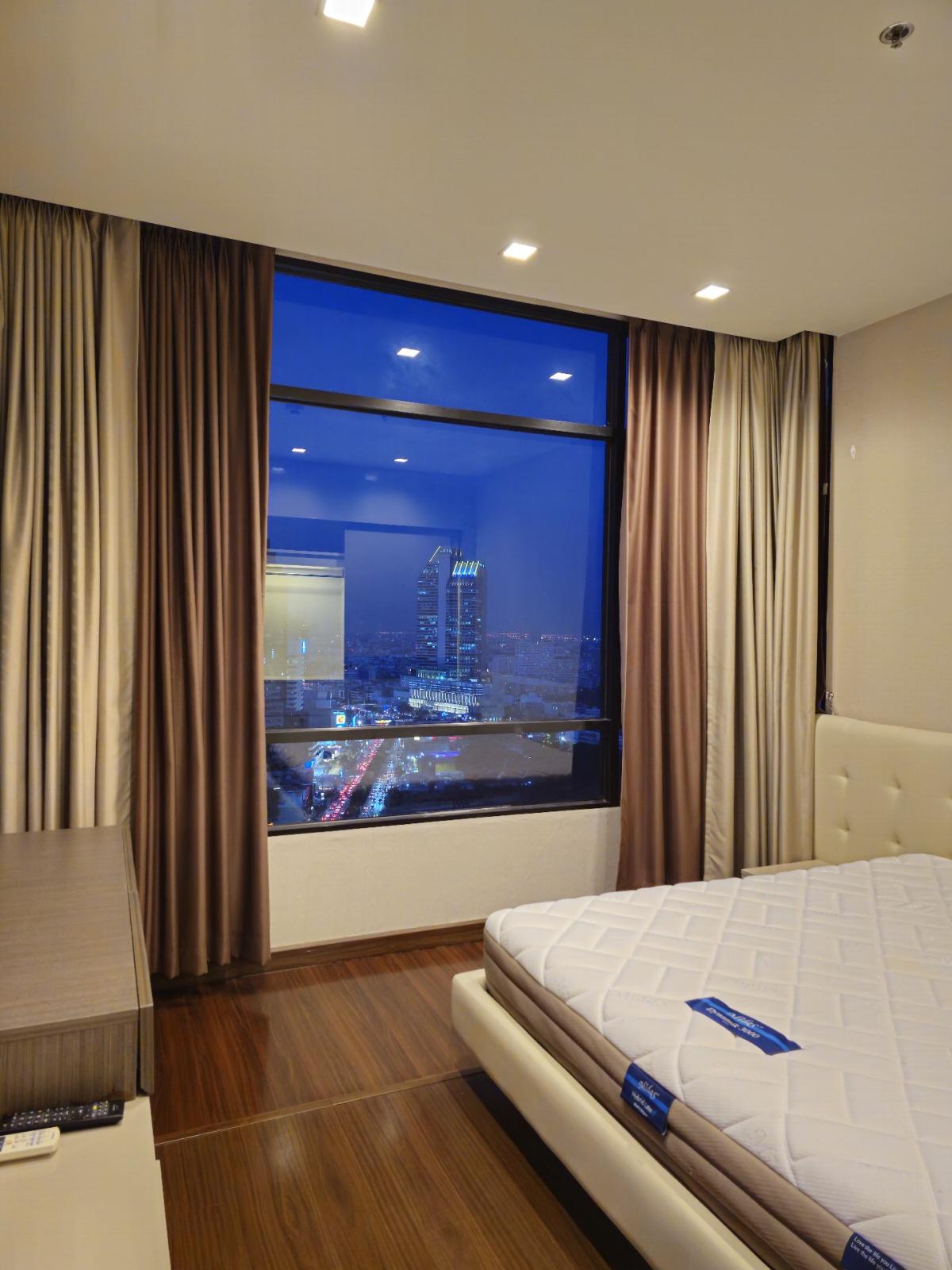 For RentCondoRatchadapisek, Huaikwang, Suttisan : Ivy Ampio Condo f or RENT ให้เช่า ** @50,000บาท/month Call 096-2615656 ห้องกว้างมาก 78 ตรม. 2 นอน 2 น้ำ เฟอร์ครบ พร้อมอยู่ Location : Huaikwang -Ratchada - Rama9 Rental Price : 59,000 Baht/Month Condominium near MRT : Thai culture Station Condo