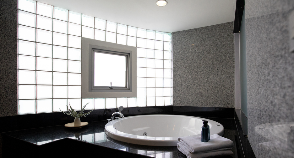 ให้เช่าคอนโดอ่อนนุช อุดมสุข : ให้เช่าคอนโดเลี้ยงสัตว์ได้🐱🐶 3ห้องนอน เฟอร์นิเจอครบ ใกล้โรงเรียนนานาชาติ ใกล้BTS พระโขนง พร้อมเข้าอยู่!!