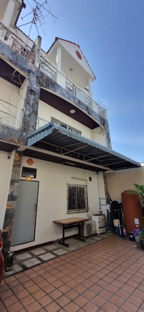 For SaleTownhomeRatchadapisek, Huaikwang, Suttisan : 3-storey townhouse, Suthisan, good location, good price, cheapest in Huai Khwang area, Sutthanivet Soi, next to the Turkish Embassy