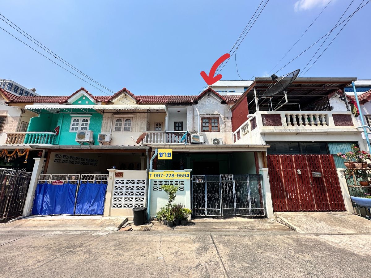 ขายทาวน์โฮมมีนบุรี-ร่มเกล้า : ทาวน์เฮ้าส์ 2 ชั้น 20.6 ตร.ว หมู่บ้านพิเชษฐ์ ร่มเกล้าซอย2 มีนบุรี กรุงเทพ(เจ้าของขายเอง)
