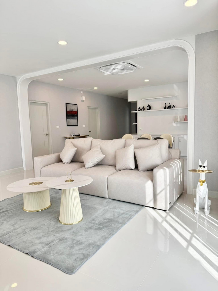 For RentHouseBangna, Bearing, Lasalle : Single house for rent, Centro Bangna, 4 bedrooms, garden view, next to MEGA Bangna