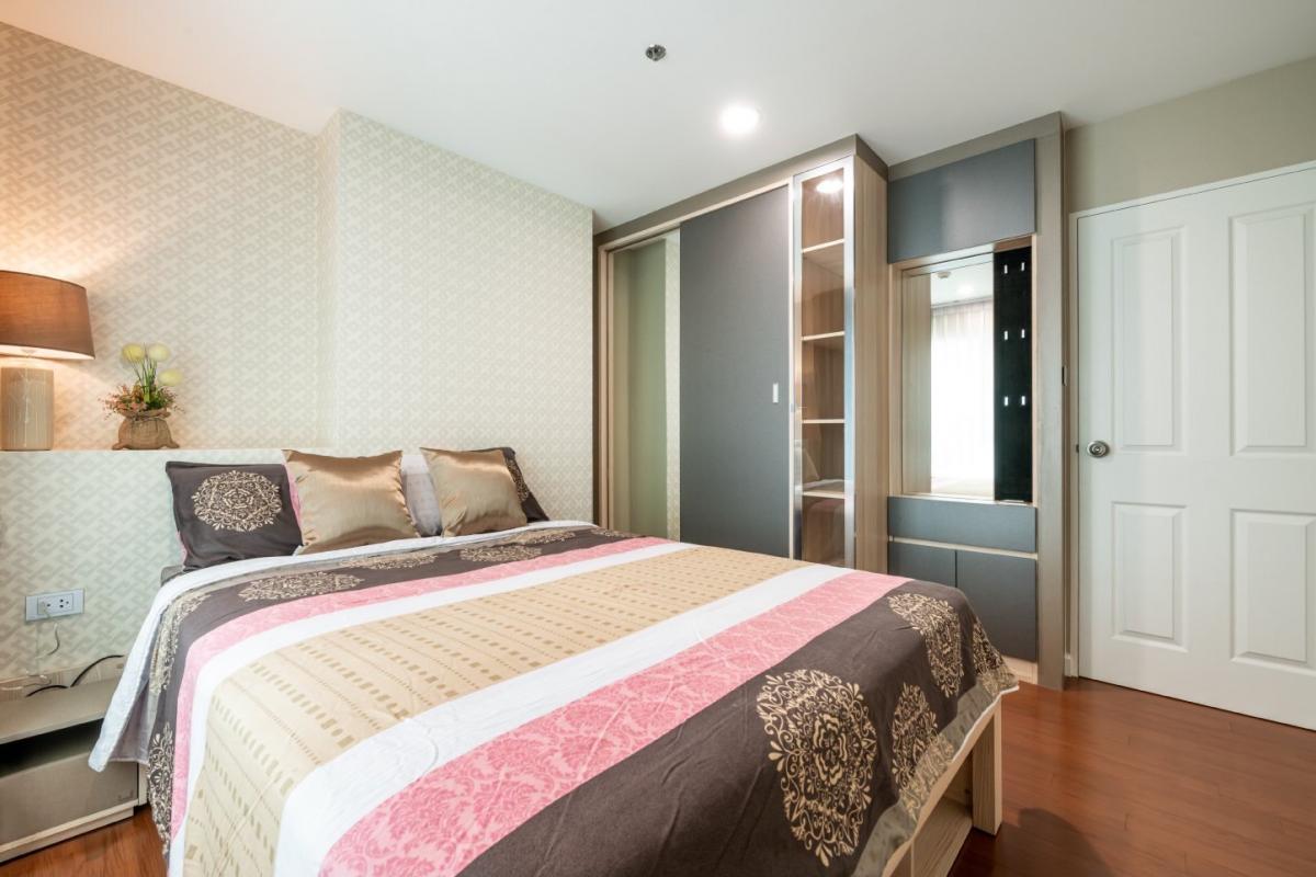 For SaleCondoRama9, Petchburi, RCA : Belle Grand Rama 9: Luxury 3Bed/3Bath Condo near BTS- MRT Rama 9For sale 15 million, rent 85,000/month. Fully equipped with amenities!
