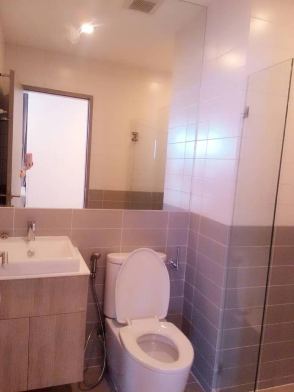 For SaleCondoRatchathewi,Phayathai : Condo Ideo Mobi Phayathai 2 bedrooms, 2 bathrooms in the city center, ready to move in!Close to BTS/MRT Phayathai, a great price of only 7.5 million!